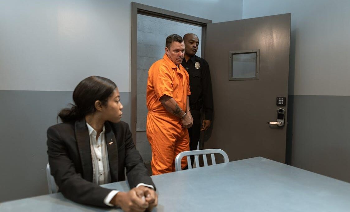 How to Choose the Right Criminal Defense Lawyer for Your Case