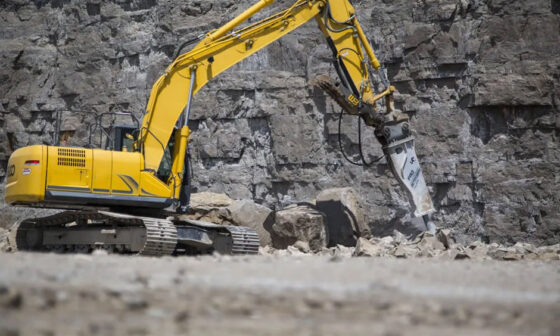 5 Tips To Choose Heavy Duty Breaking Equipment