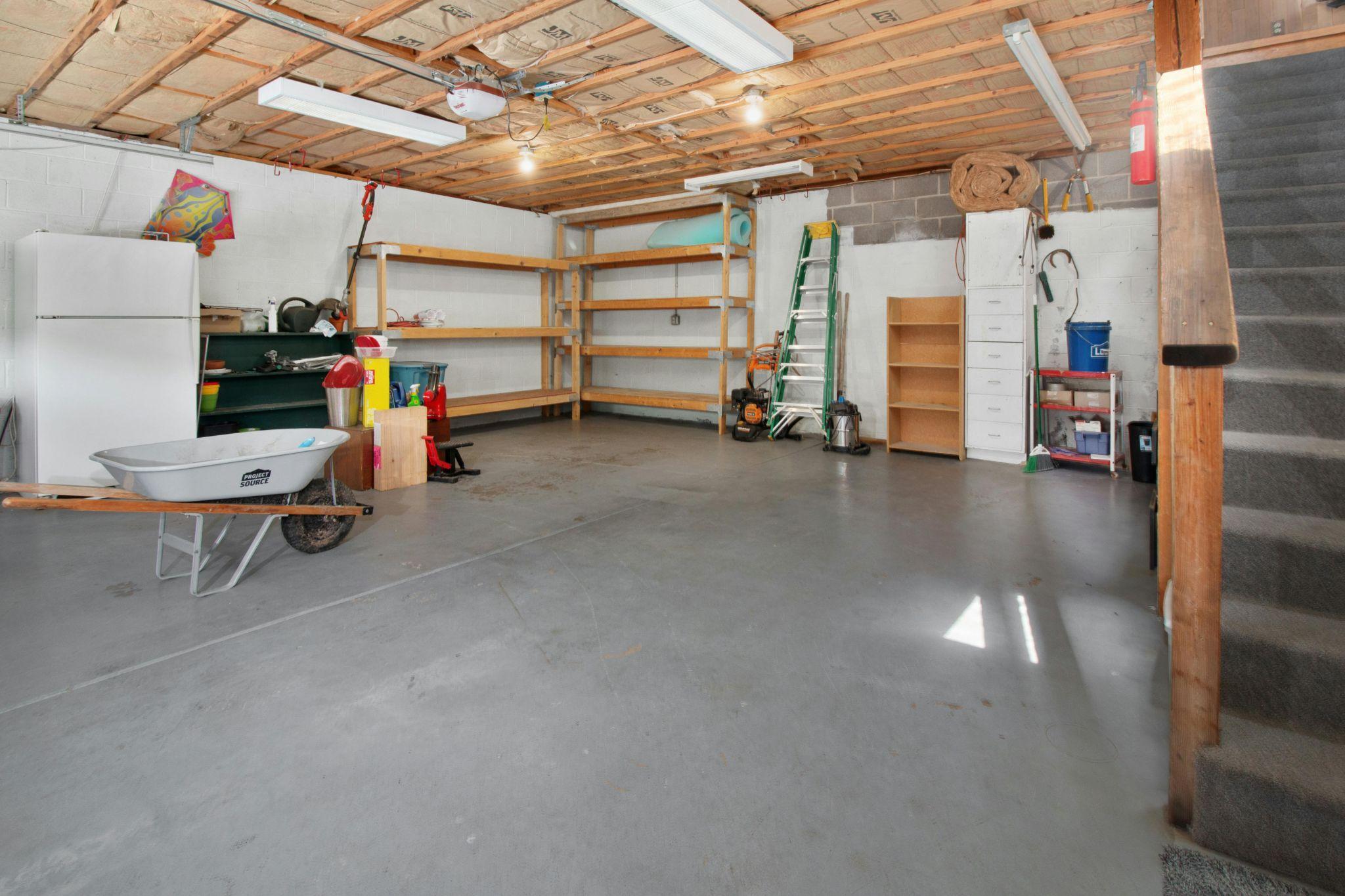 The Ultimate Weekend Guide to Garage Decor Ideas That Last 2