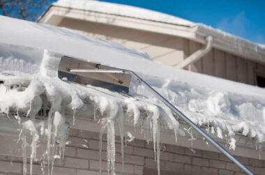 Why Hiring An Ice Dam Removal Company Saves You Money On Repairs