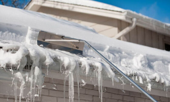 Why Hiring An Ice Dam Removal Company Saves You Money On Repairs