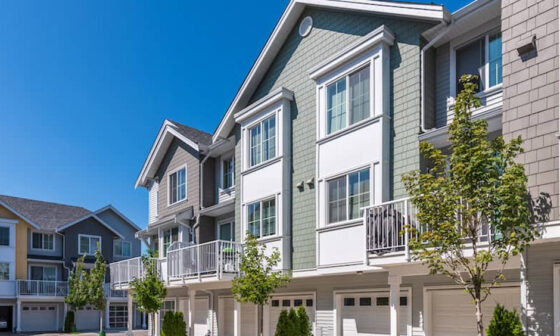 How to Choose Between Townhomes and Apartments