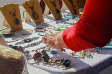 Smart Fashion Business Tips for Boutique Owners and Resellers 3
