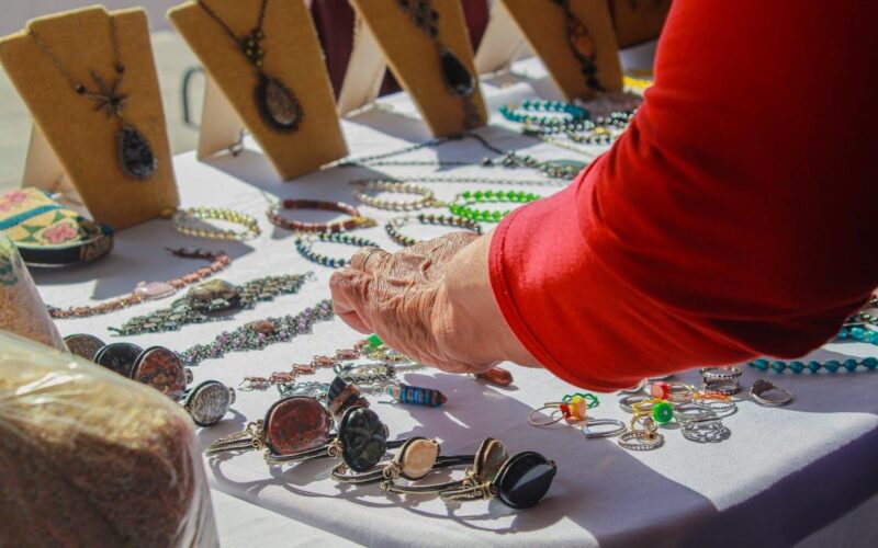 Smart Fashion Business Tips for Boutique Owners and Resellers 3