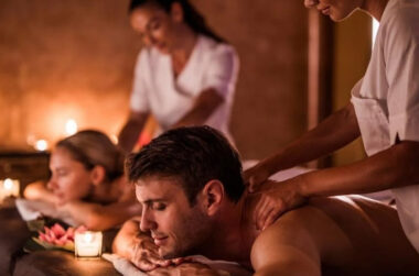 What To Look for in a Couples Massage
