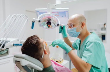Best Ways to Whiten Teeth Safely at Home