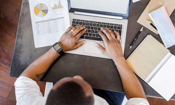 How Working Professionals Can Work With a Financial Advisor to Create Additional Income
