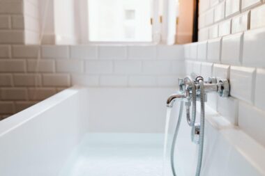 Is It Time to Replace Your Bathtub at Home