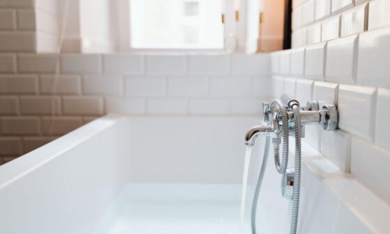Is It Time to Replace Your Bathtub at Home