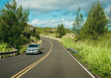 Private Airport Transfer vs Rental Car in Maui