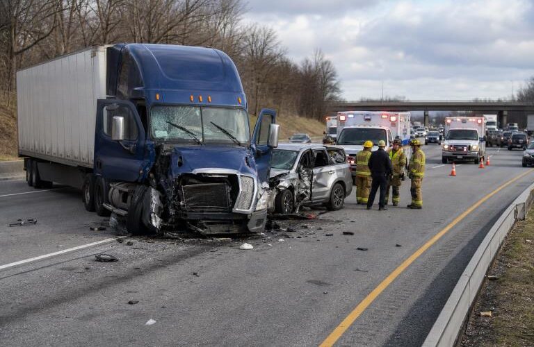 What To Do After a Commercial Truck Crash A Clear Safety And Evidence Checklist