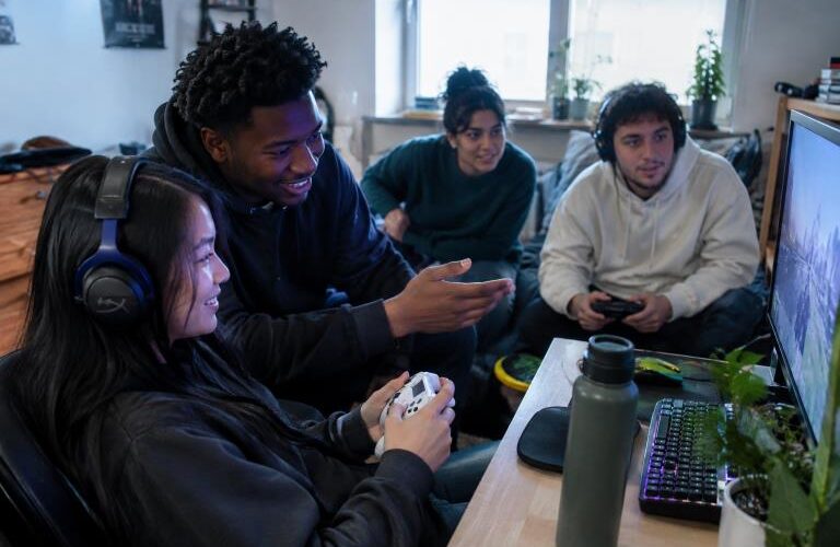 How to Build Healthy Gaming Communities